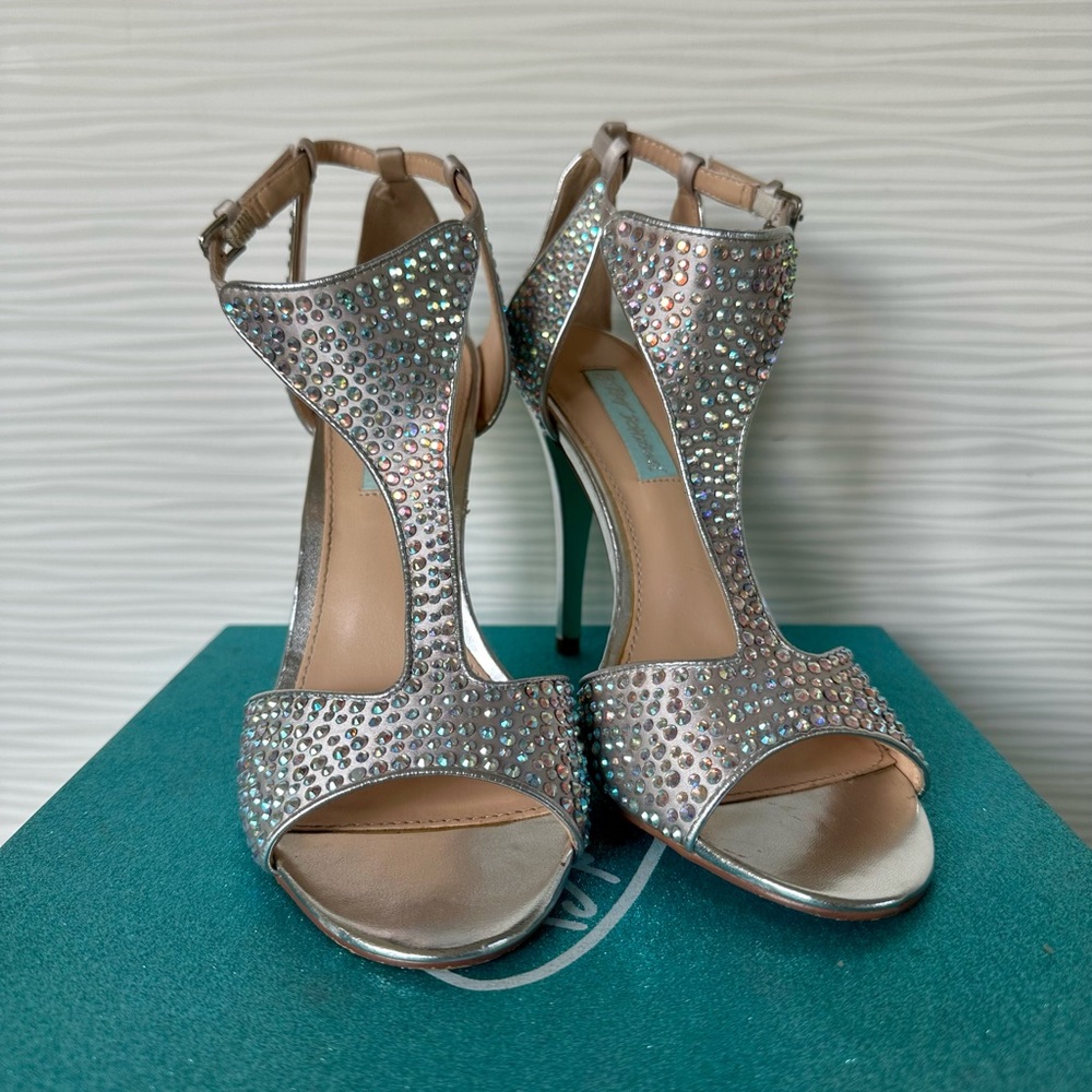 Betsey Johnson Formal Rhinestone Heels SB- I Do 7.5 - Picture 8 of 8